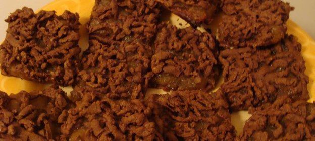 Шоколадное печенье с повидлом