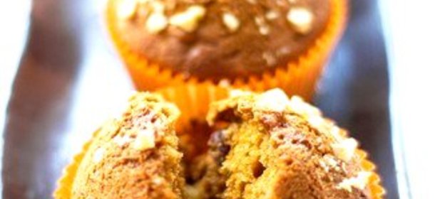 Маффины с грецкими орехами и джемом