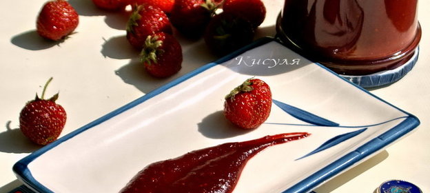 Клубничный соус с чили и имбирем