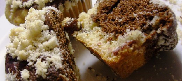 Маффины двухцветные со штрейзелем