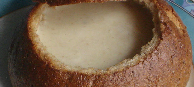 Суп сливочно-чесночный в хлебе