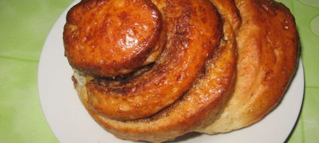 Булочка с корицей