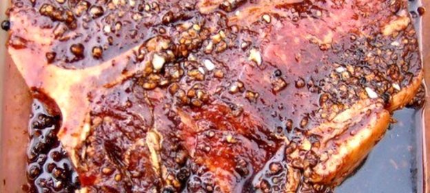 Чесночно-винный маринад для говядины и курицы