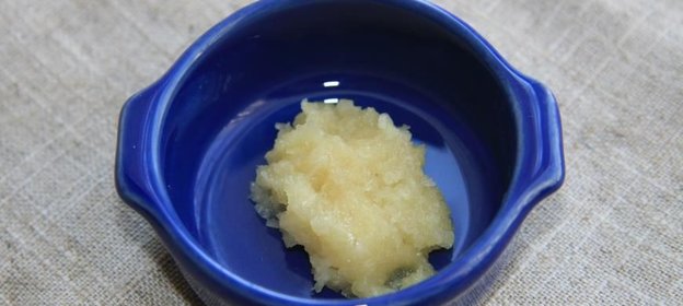 Чесночная паста при помощи ножа