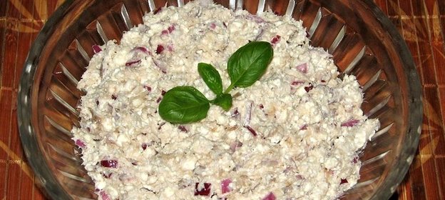 Салат с копченой скумбрией