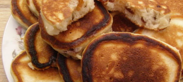 Банановая булочка с финиками