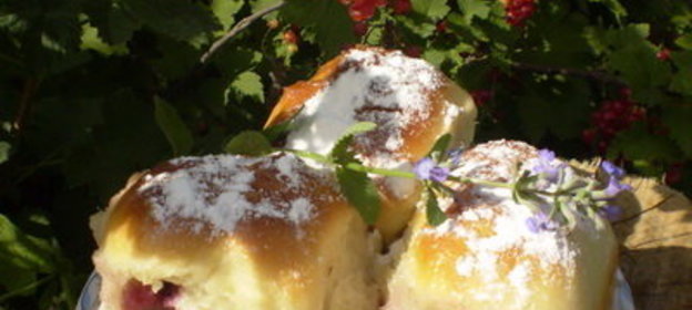 фруктовые булочки с ароматом мелиссы