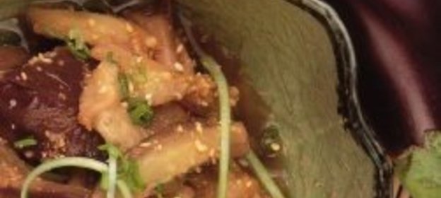 Баклажановый салат с кунжутными семечками