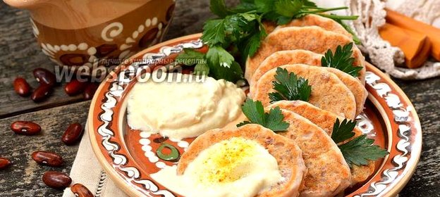 Дрожжевые оладьи из фасоли