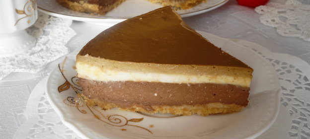 Трехслойный кофейно-шоколадный чизкейк