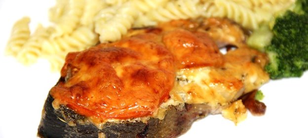 Кета запеченная в духовке