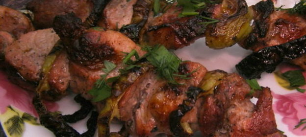 Солянка с черным хлебом