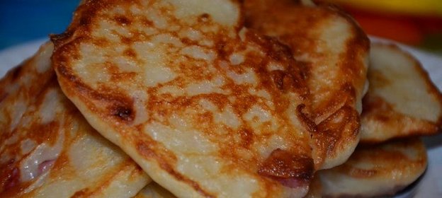 Оладьи с колбасным припеком