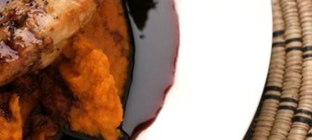 Маринад из красного вина с чесноком и розмарином