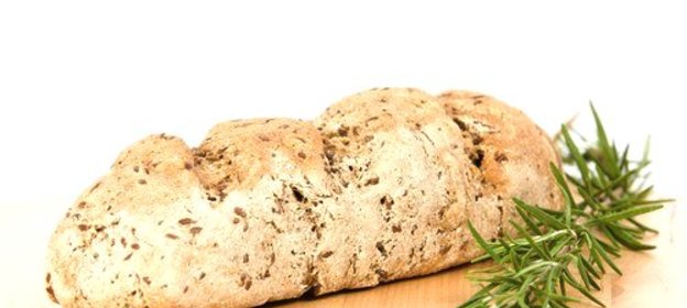 Постный хлеб из спельтовой муки с лимоном и розмарином