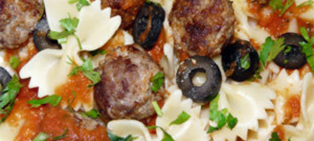 Макароны с мини-фрикадельками