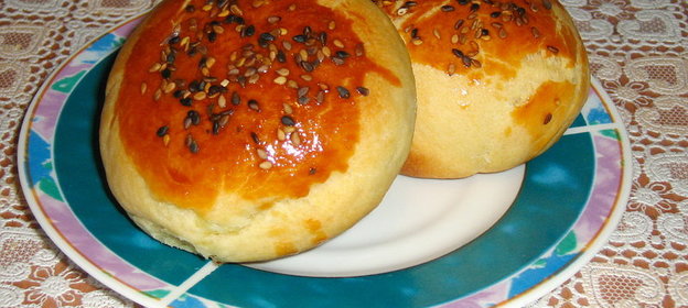 Погоча - турецкие булочки с сыром и кунжутом