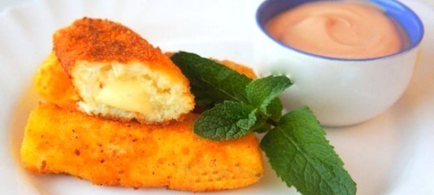 Сырные палочки в картофеле