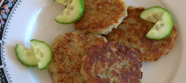 Куриный бульон с кнелями