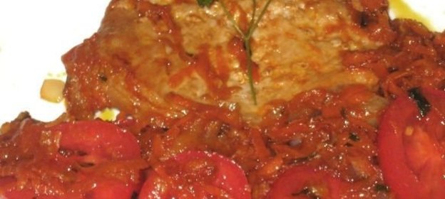 Салат из кальмаров и маринованного морского окуня