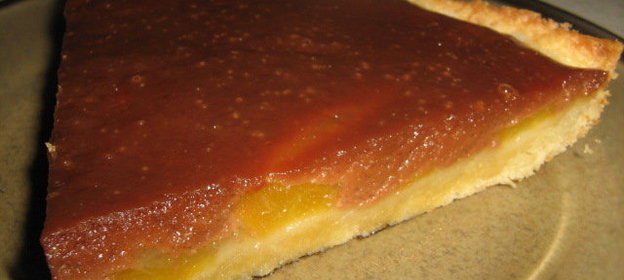 Пирог с грушами, шоколадом и карамелью