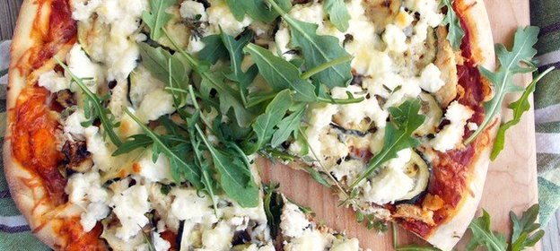 Пицца с курицей и рикоттой