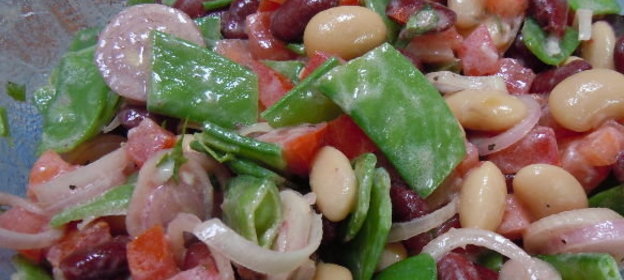 Булочка с бананами и миндалем