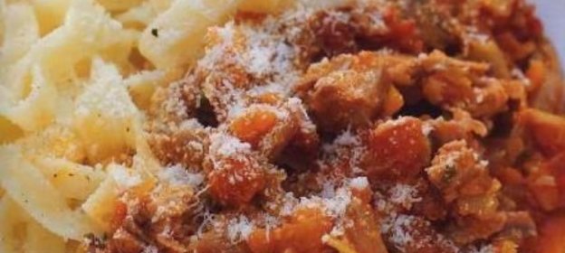 Паста с мясным соусом