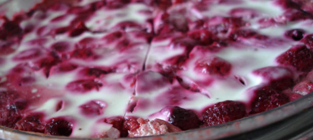 Творожно-ягодная запеканка