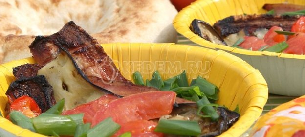 Овощи на гриле с копченостями