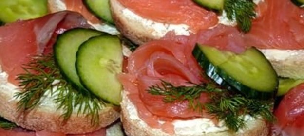 Пицца с тунцом и помидорами