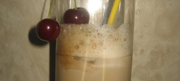 кофе «Frappe по-гречески» со льдом