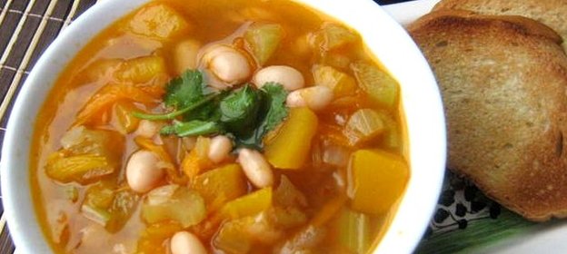 Фасолевый суп на курином бульоне