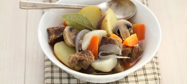 Овощи с мясом и грибами