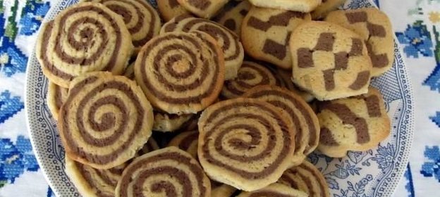 Песочное печенье шоколадно-ванильное