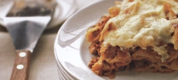 Макароны запеченные под соусом бешамель