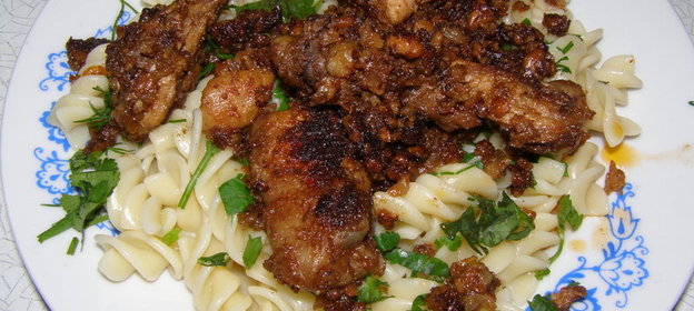 Курица с орехами