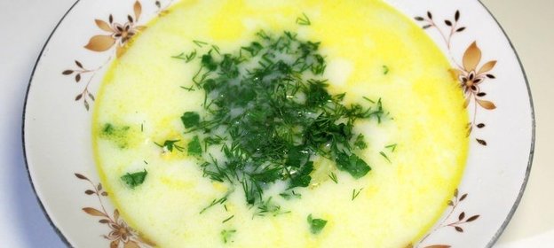 Сырный суп на курином бульоне