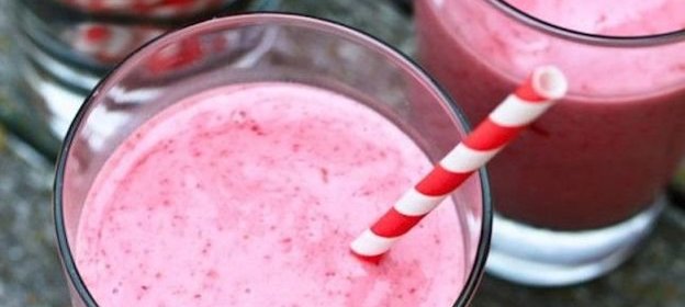 Вишнево-ванильный смузи с йогуртом