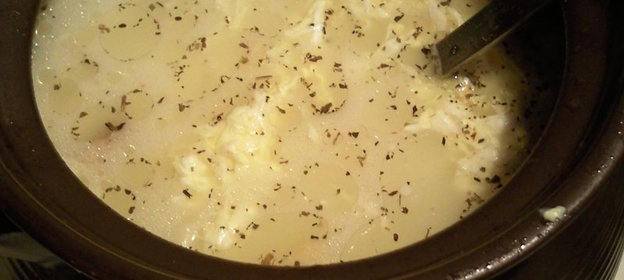 Сырный суп на курином бульоне