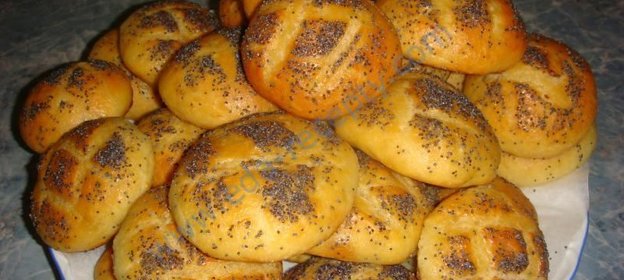 Чесночные булочки с маком