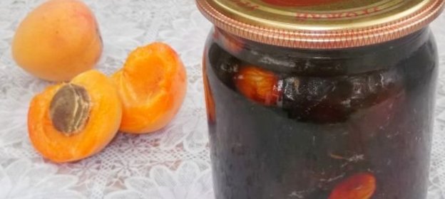 Борщ на грибном бульоне с черносливом