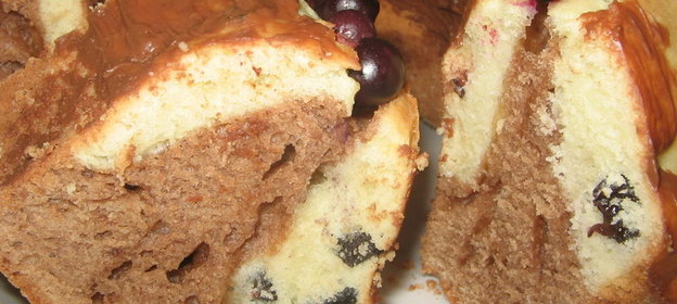 Кекс сметанный с какао и изюмом