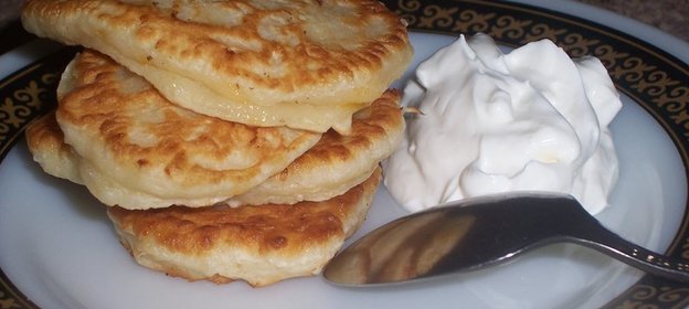 пикантные оладьи с сыром и зеленью