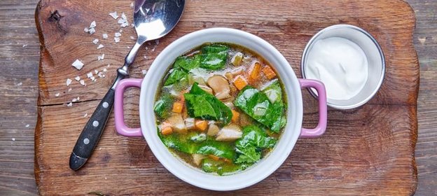 Постные Щи из шпината с белыми грибами