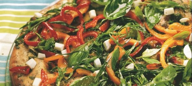 Пицца с эстрагоном и соусом песто