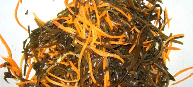 Салат из сухой морской капусты