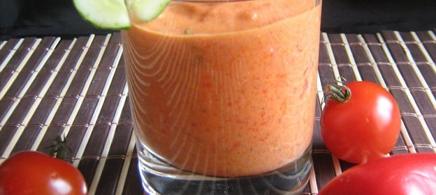 Дип из простокваши и запечённых красных овощей