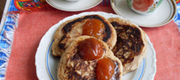 Оладьи на сыворотке с корицей