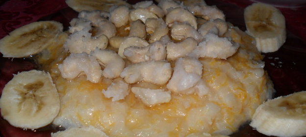 Молочная рисовая каша с тыквой,карамельными орешками и бананом. Дуэль